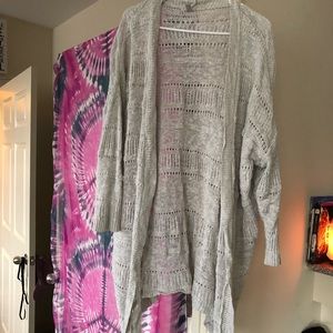 Reposhing this M long open sweater